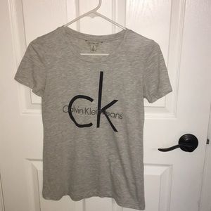 super cute calvin klein t shirt